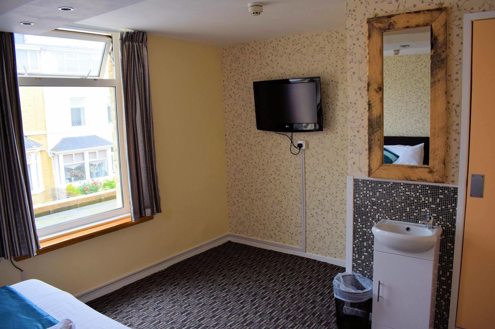 The Clarendon Showtel Blackpool Ngoại thất bức ảnh